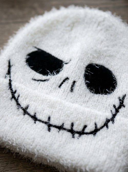 Gros plan sur les détails : Bonnet Jack Skellington Enfant
