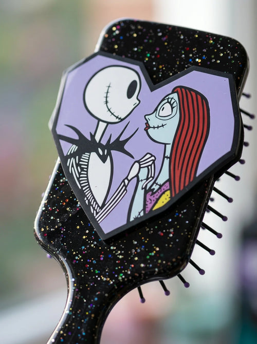 Gros plan sur les détails : Brosse à Cheveux Démêlante L'Étrange Noël de Monsieur Jack