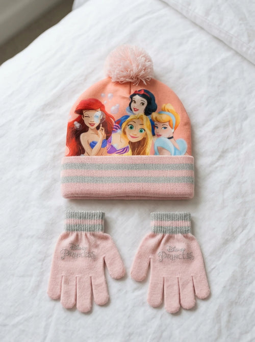 Bonnet et gants Princesses Disney fille mis en scène dans un décor du quotidien