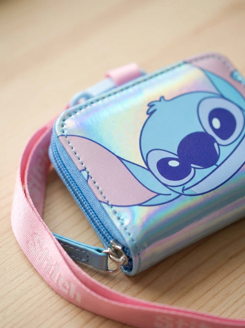 Gros plan sur les détails : Porte-monnaie Stitch irisé Disney
