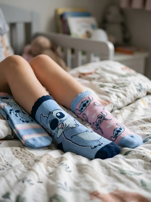 Lot de 3 Paires de Chaussettes Stitch en situation d'utilisation