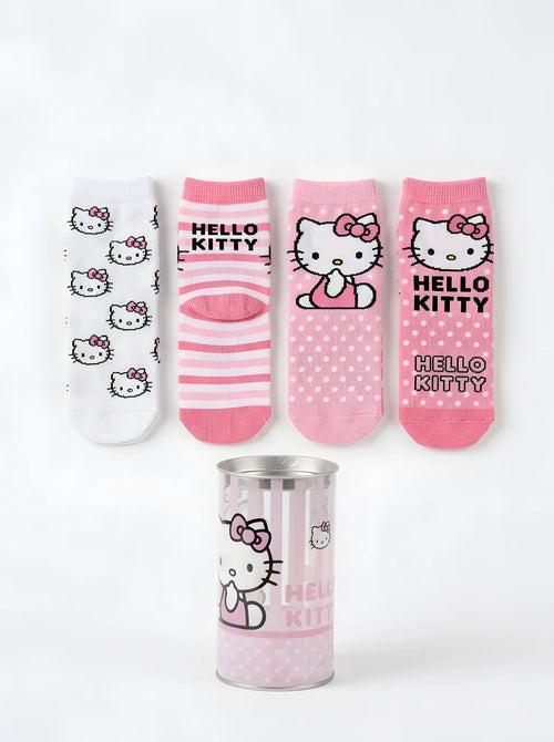Lot de 4 Paires de Chaussettes Hello Kitty, vue d'ensemble sur fond blanc