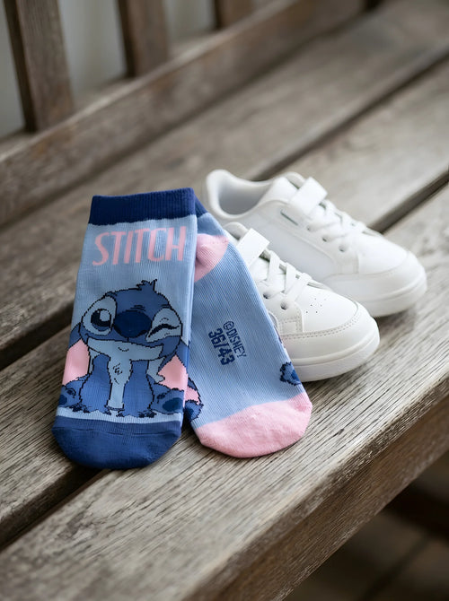 Lot de 7 Paires de Chaussettes Basses Stitch mis en scène dans un décor du quotidien