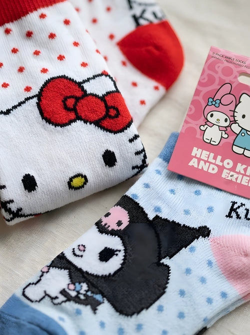 Gros plan sur les détails : Lot de 7 Paires de Chaussettes Basses Hello Kitty