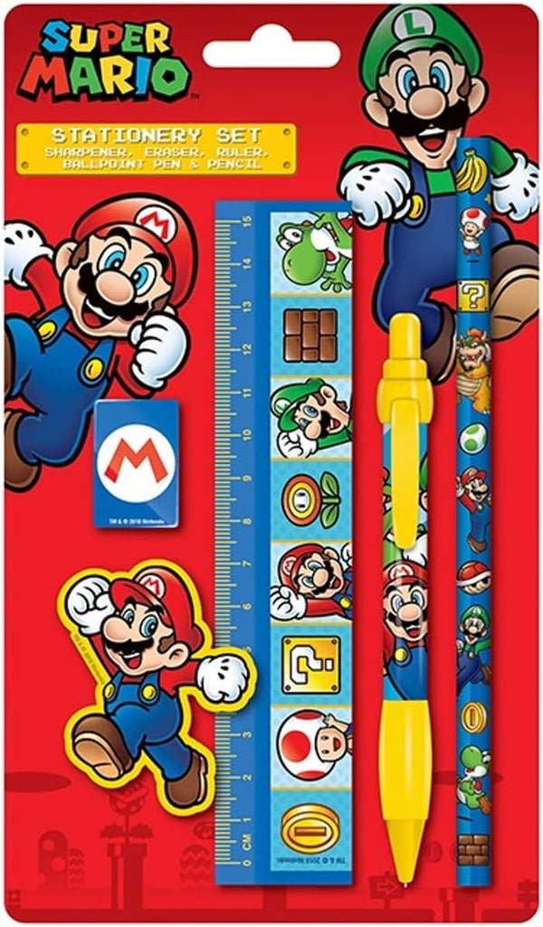 Ensemble de papeterie Super Mario multicolore complet disposé sur un bureau d’enfant