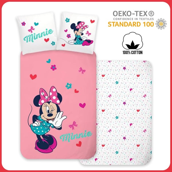 Mise en scène de la parure Minnie Mouse dans une chambre d’enfant aux tons roses