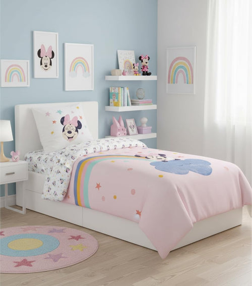 Zoom sur les motifs colorés Minnie Mouse et les détails du design Disney