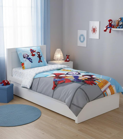 Gros plan sur le motif Spidey & Friends avec les super-héros en action