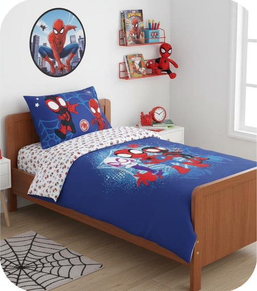 Zoom sur les motifs colorés de Spiderman et ses amis sur la housse de couette