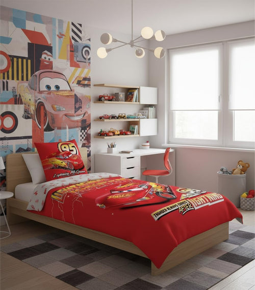 Zoom sur le tissu en coton de la parure de lit Cars mettant en avant la texture douce