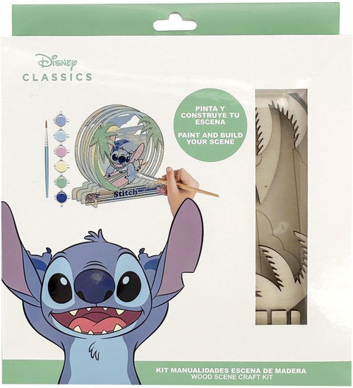 Ensemble de figurines Stitch peintes et décorées posées sur une étagère