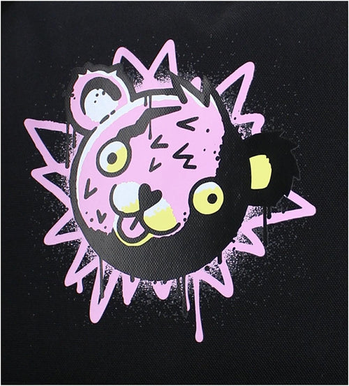 Détail des graphismes Fortnite Battle Royale avec personnages sur la poche avant