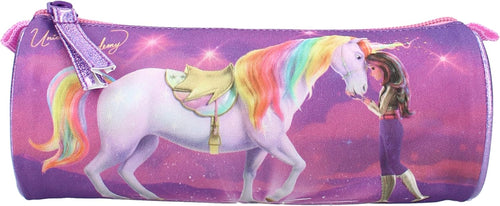 Détail de la licorne magique imprimée au dos de la trousse Unicorn Academy
