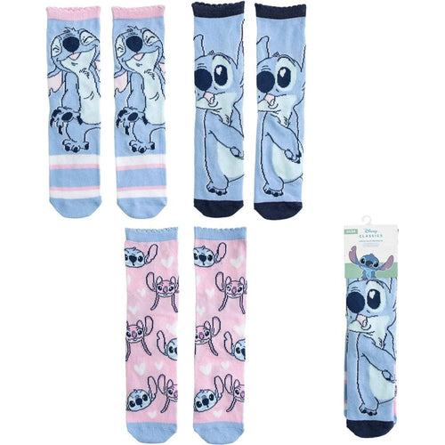 Trois paires de chaussettes Stitch multicolores alignées sur fond blanc