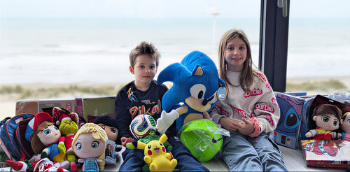 Enfants avec articles provenant de monpersonnage.fr