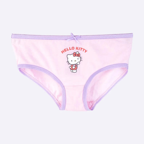 Pack de trois culottes Hello Kitty et Kuromi présentées ensemble